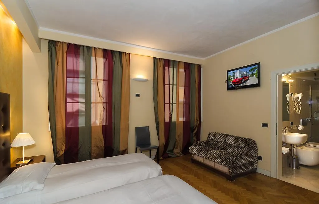 Hotel Novecento Pisa 3*,