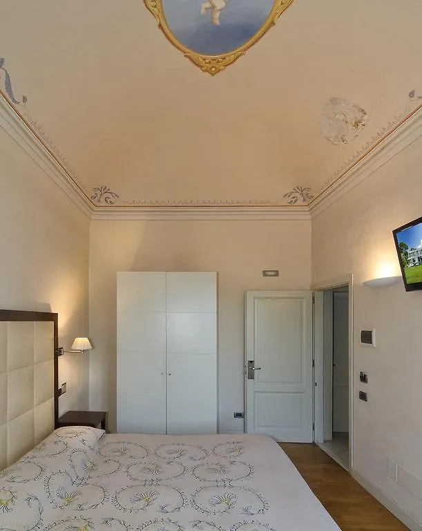 Hotel Novecento Pisa 3*,
